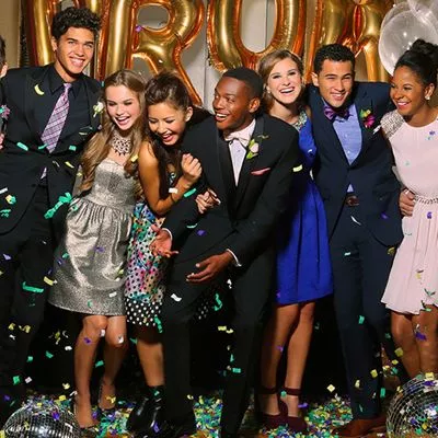 Group of high school seniors at their prom.